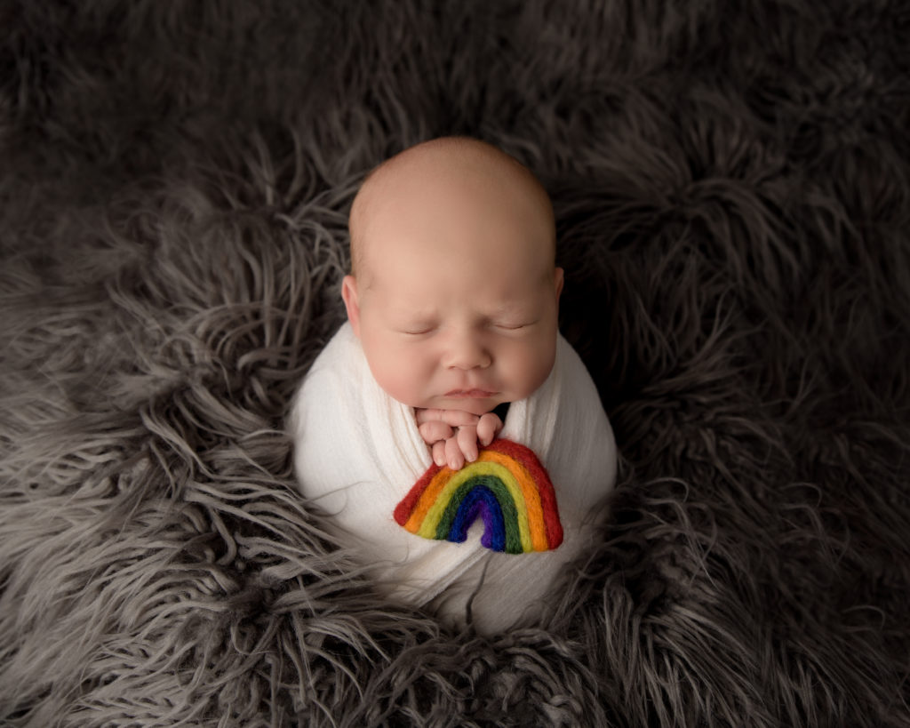 Newborn posing in Columbus, Ohio: Columbus family photographer