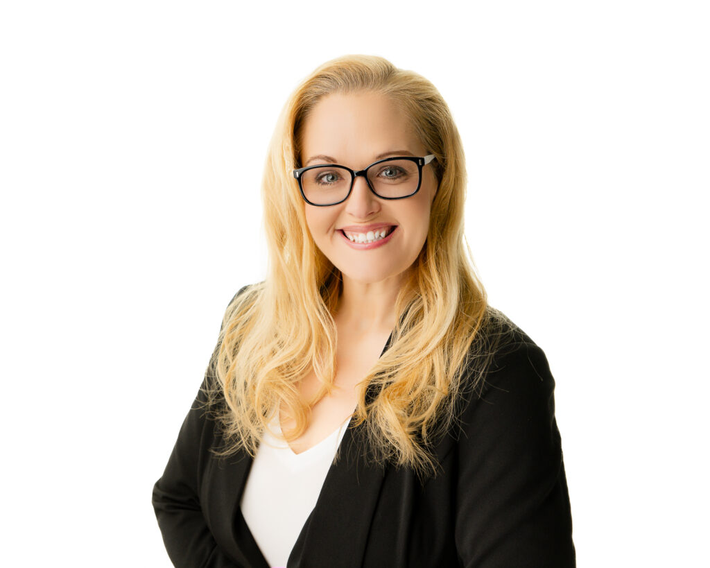 laura columbus ohio headshot